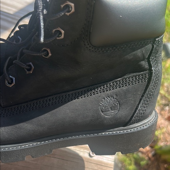Timberland Black Leather Boots Durable Ankle-High Design - Picture 3 of 6